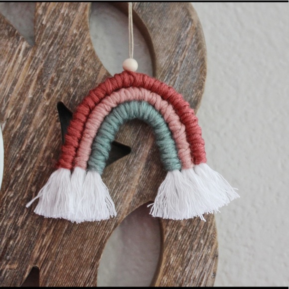 R A I N B O W - Picture 2 of 4